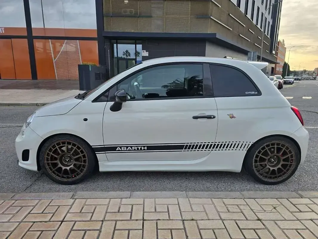 Usado Abarth 500 135 CV (99 kW) 2011 Blanco Utilitario