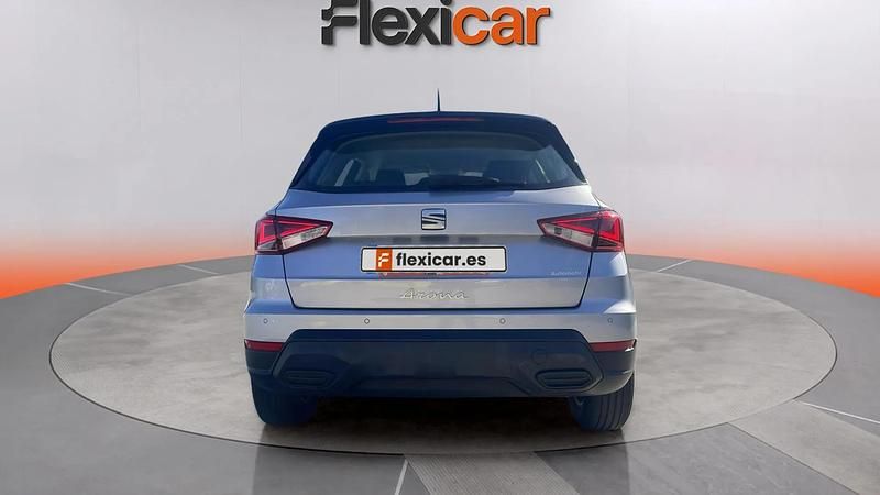 Usado Seat Arona Style 110 CV (80 kW) 2022 Gris SUV
