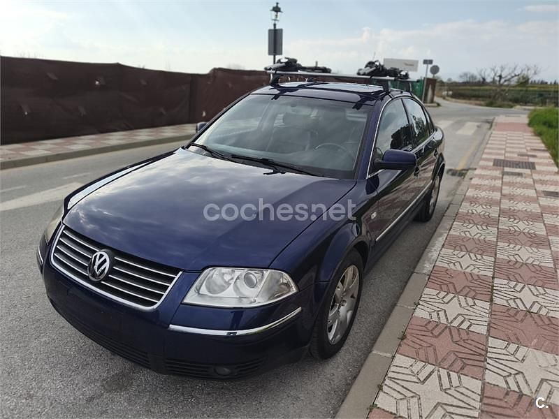 Usado VW Passat Highline 130 CV (95 kW) 2001 Azul Berlina