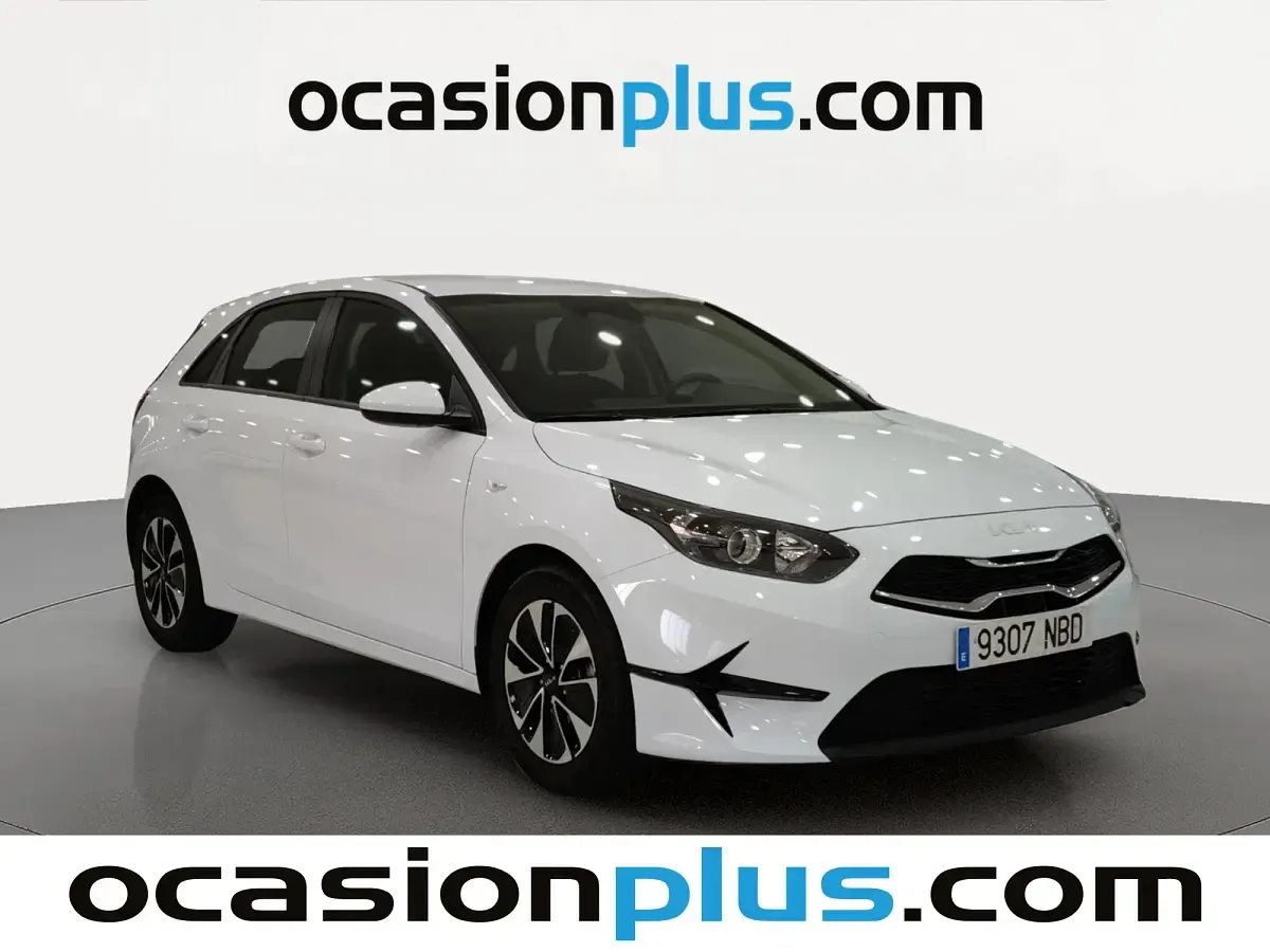 Usado Kia Ceed 101 CV (74 kW) 2025 Blanco Utilitario
