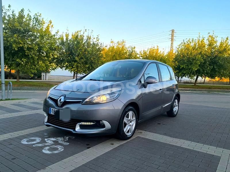Beige Usado 2013 Renault Scénic III Dynamique Monovolumen | 5990 € (Buen precio) - Imagen 1/4