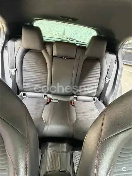 Usado Mercedes GLA220 AMG line 170 CV (125 kW) 2015 Gris / plata SUV
