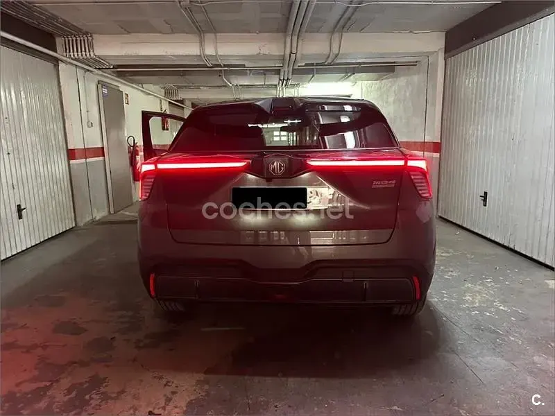 Usado MG MG4 EV Luxury 2023 Eléctrico Utilitario