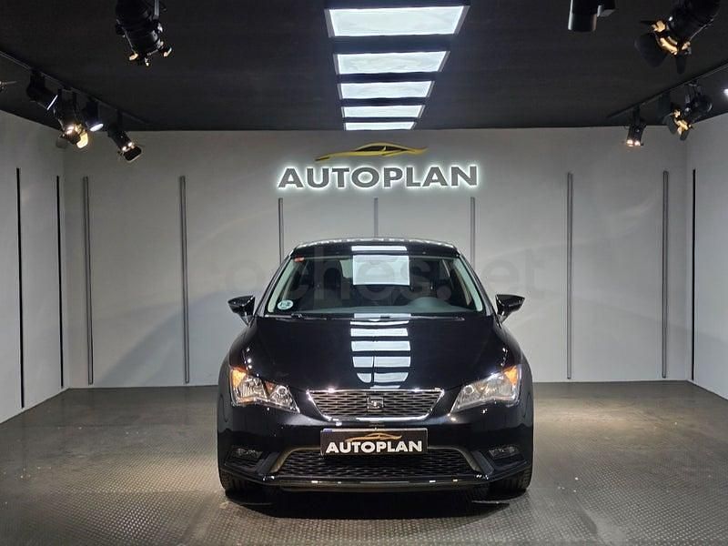 Usado Seat Leon Style 105 CV (77 kW) 2014 Negro Berlina