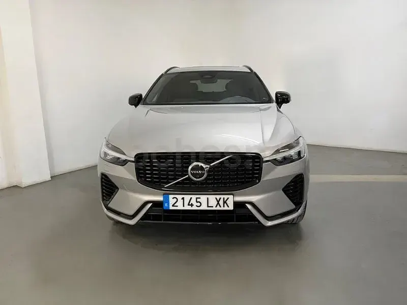 Usado Volvo XC60 Plus 351 CV (258 kW) 2022 Gris / plata SUV