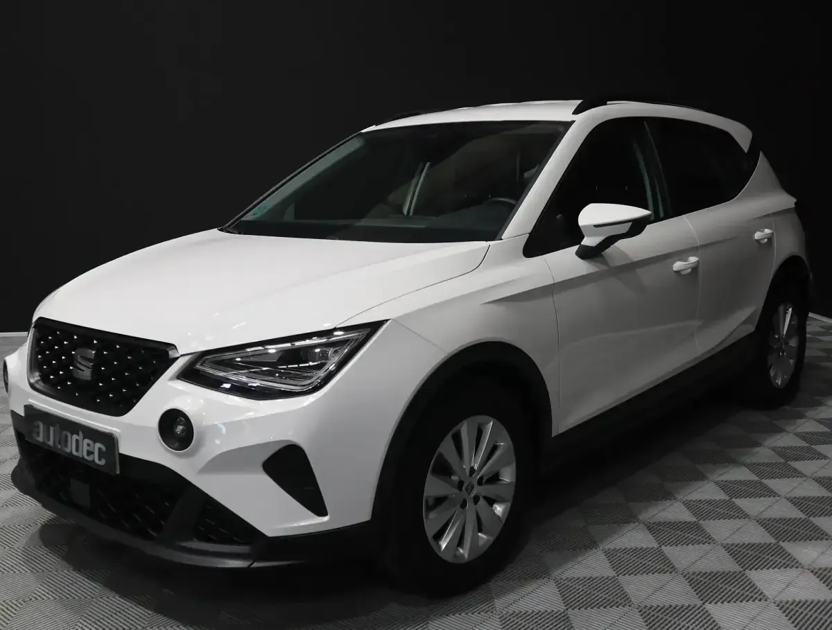 Usado Seat Arona Style 115 CV (84 kW) 2024 Blanco SUV
