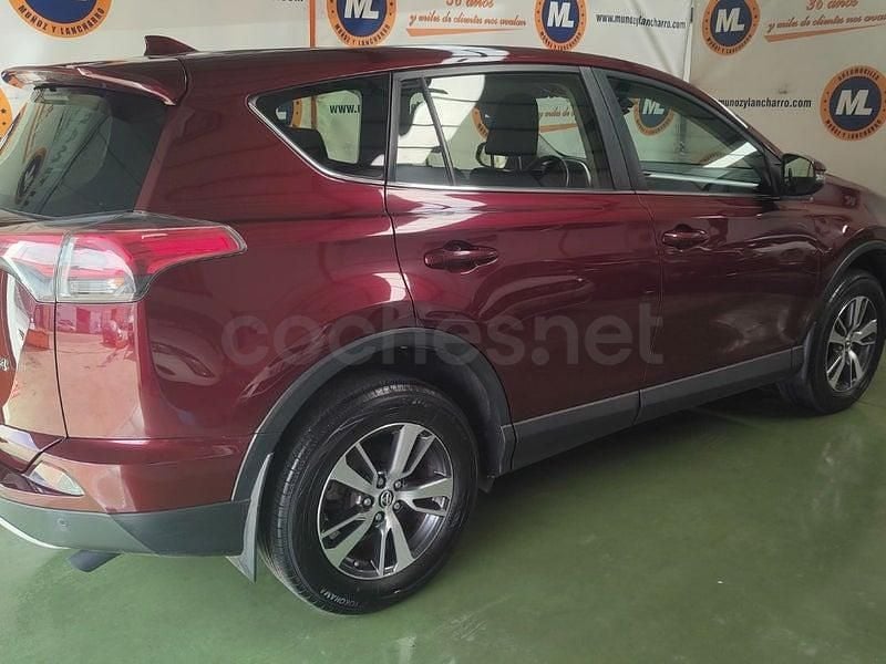 Usado Toyota RAV4 Advance 143 CV (105 kW) 2017 Granate SUV