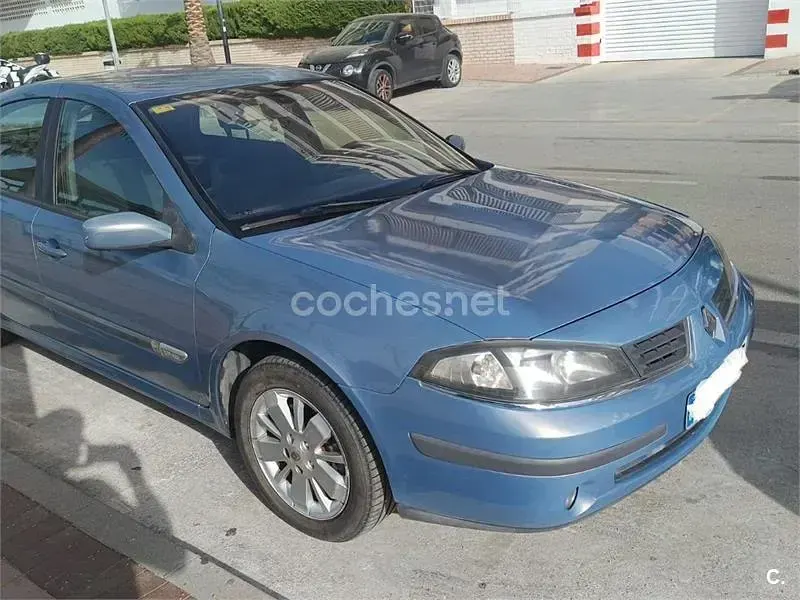 Usado Renault Laguna III Authentique 110 CV (80 kW) 2007 Azul Berlina