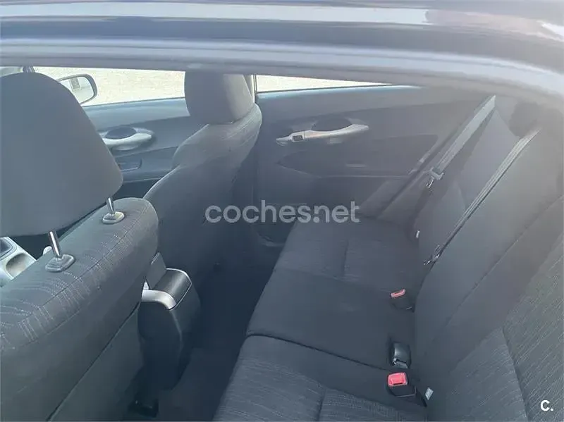 Usado Toyota Auris 97 CV (71 kW) 2007 Negro Utilitario