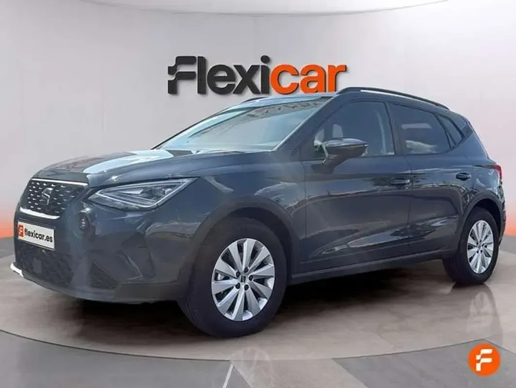 Usado Seat Arona Style 116 CV (85 kW) 2025 Gris SUV