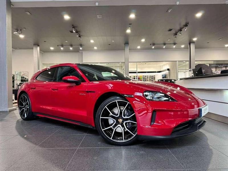 Usado Porsche Taycan Sport Turismo 300 kW (408 CV) 2025 Rojo Familiar