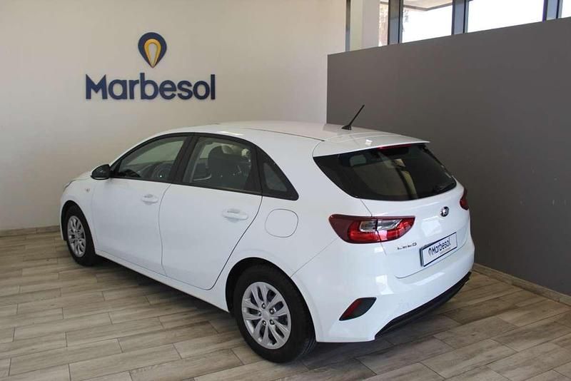 Usado Kia Ceed 120 CV (88 kW) 2020 Blanco Utilitario