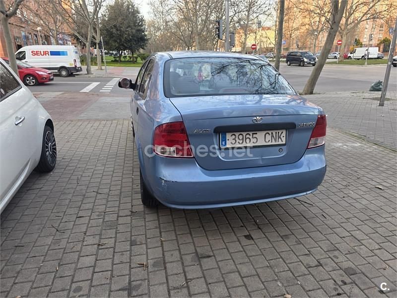 Usado Chevrolet Kalos SE 83 CV (61 kW) 2004 Azul Berlina