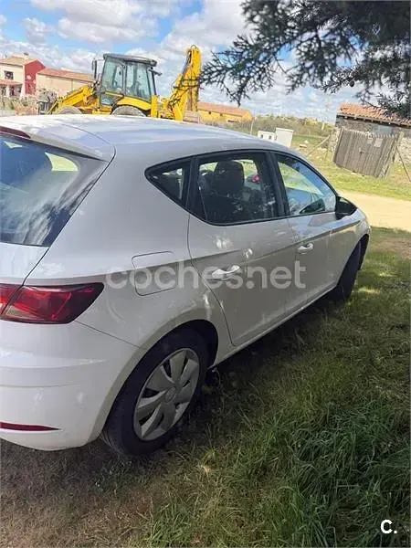 Usado Seat Leon Reference 90 CV (66 kW) 2019 Blanco Berlina