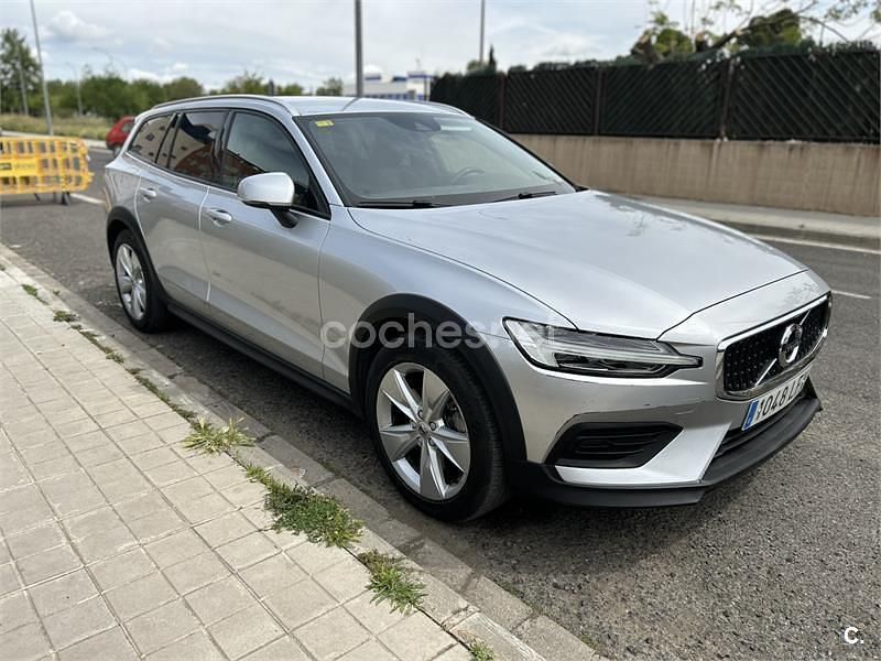 Usado Volvo V60 CC 190 CV (139 kW) 2020 Gris / plata Familiar