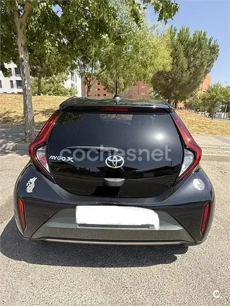 Usado Toyota Aygo X 72 CV (52 kW) 2023 Verde SUV