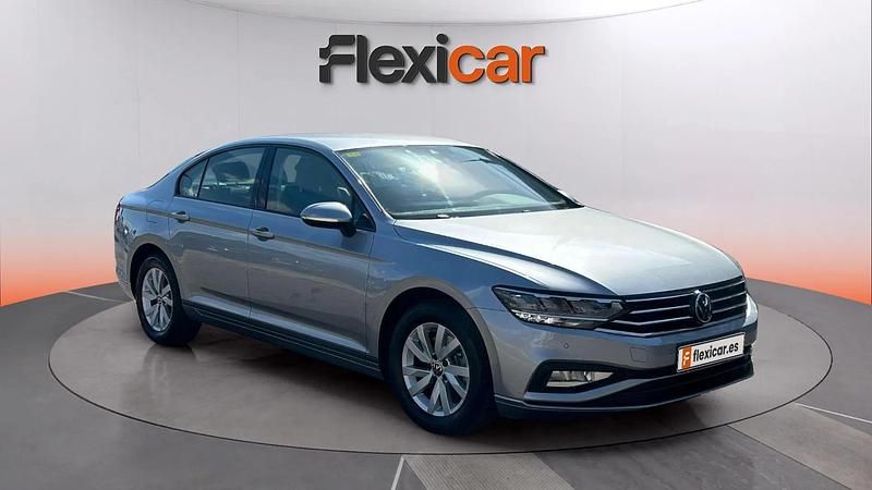 Usado VW Passat Business 122 CV (89 kW) 2020 Gris Berlina