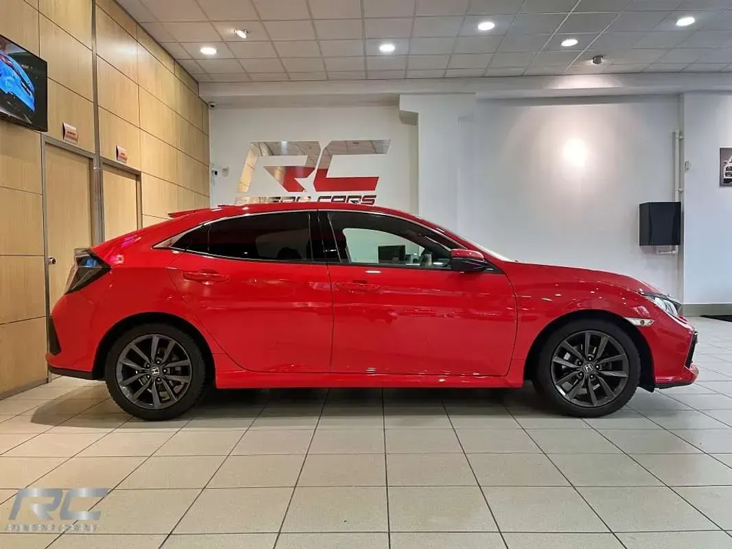 Usado Honda Civic Elegance 126 CV (92 kW) 2021 Rojo Utilitario
