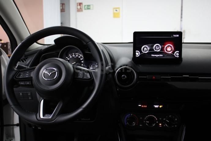 Usado Mazda 2 Homura-Line 90 CV (66 kW) 2023 Blanco Utilitario