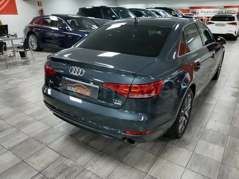 Usado Audi A4 S-Line 204 CV (150 kW) 2020 Gris / plata Berlina