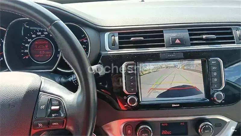 Usado Kia Rio 75 CV (55 kW) 2016 Blanco Utilitario