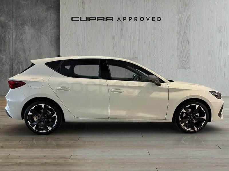 Käytetty Cupra Leon 150 HP (110 kW) 2025 Valkoinen Sedan