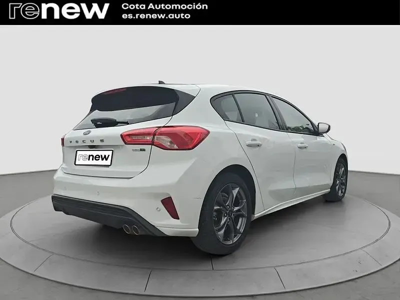 Usado Ford Focus Active 155 CV (114 kW) 2021 Blanco Berlina