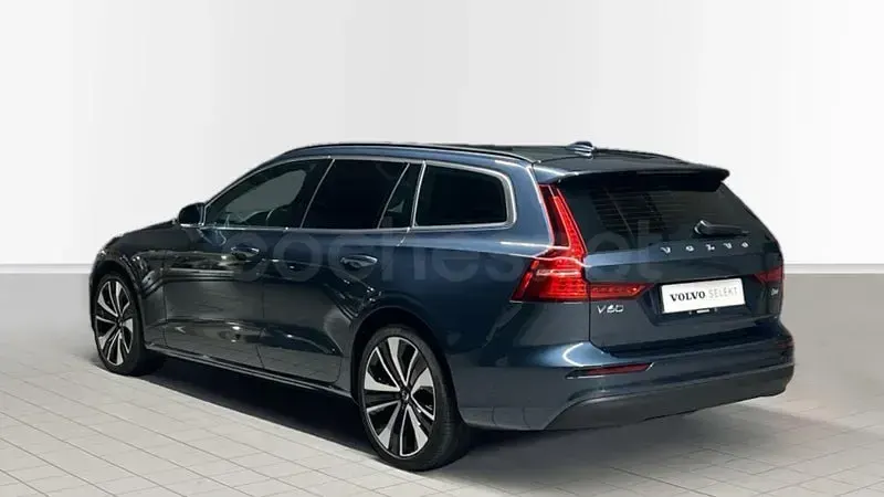 Usado Volvo V60 Core 197 CV (144 kW) 2022 Azul Familiar