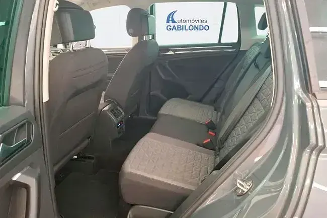 Begagnad VW Tiguan Allspace Business 150 HK (110 kW) 2022 Grå SUV