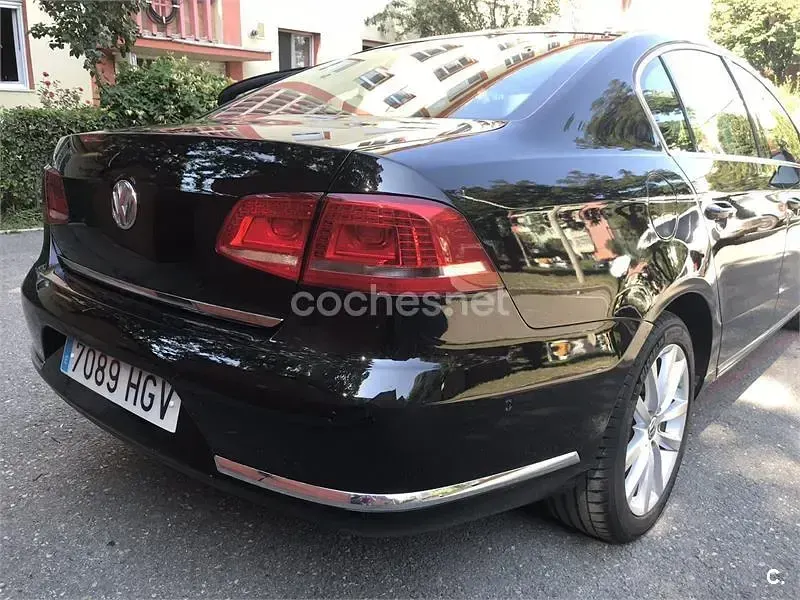 Usado VW Passat Highline 140 CV (102 kW) 2011 Negro Berlina