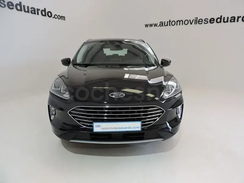 Usado Ford Kuga Titanium 225 CV (165 kW) 2022 Negro SUV
