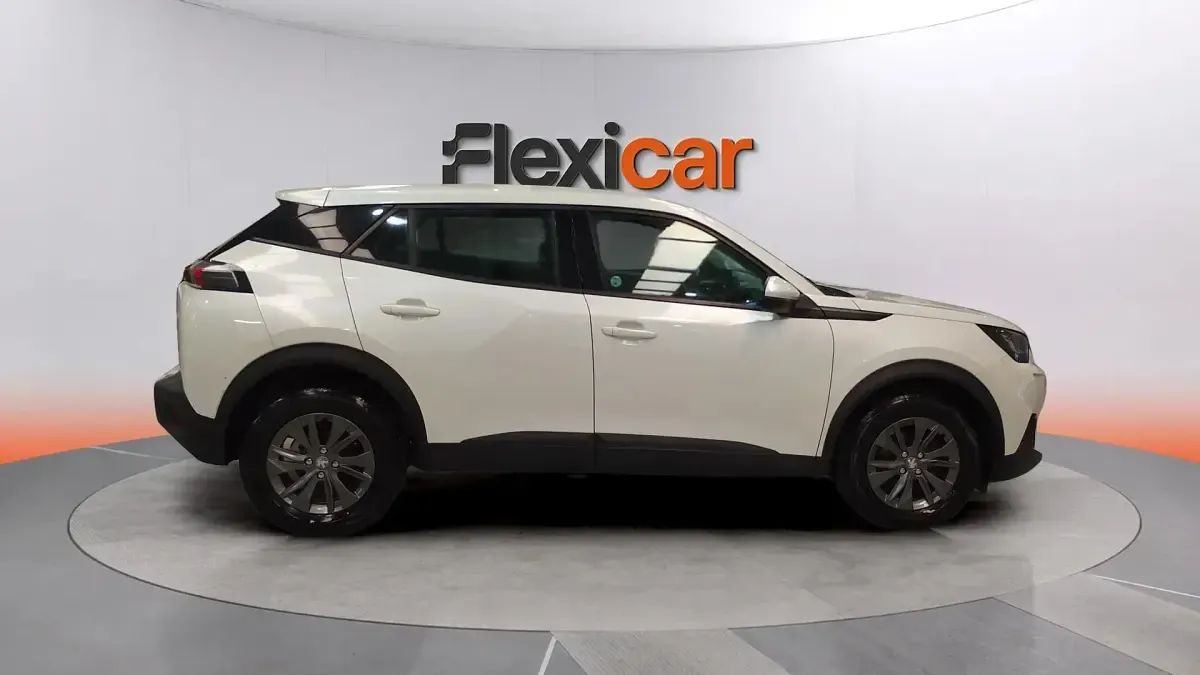 Usado Peugeot 2008 Active 101 CV (74 kW) 2021 Blanco SUV