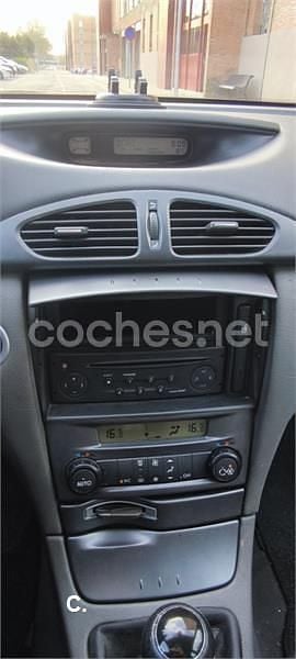 Usado Renault Laguna GrandTour Expression 120 CV (88 kW) 2002 Verde Familiar