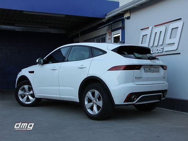 Usado Jaguar E-Pace R-Dynamic 150 CV (110 kW) 2019 Blanco SUV