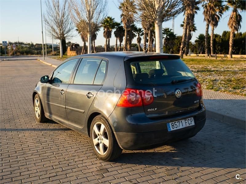 Usado VW Golf IV Highline 115 CV (84 kW) 2006 Negro Berlina