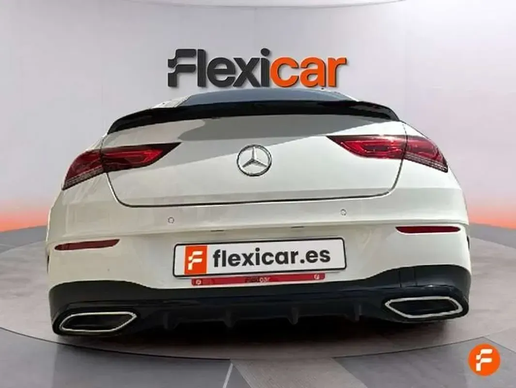 Usado Mercedes CLA200 163 CV (119 kW) 2023 Blanco Coupe