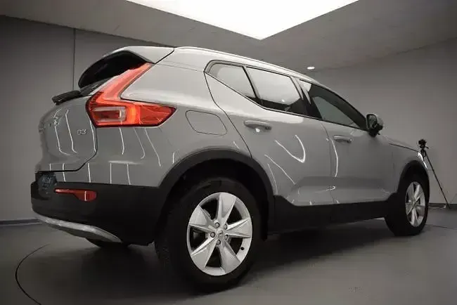 Usado Volvo XC40 Core 163 CV (119 kW) 2023 Gris / plata SUV