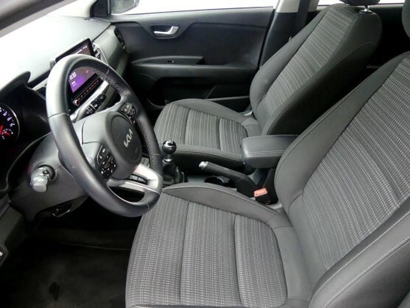 Usado Kia Stonic 84 CV (61 kW) 2022 Blanco SUV