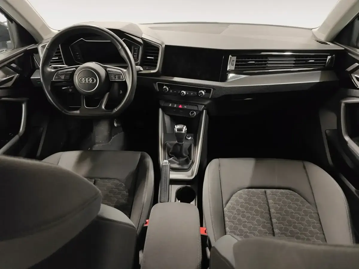 Usado Audi A1 Sportback 95 CV (69 kW) 2022 Gris/plata Utilitario