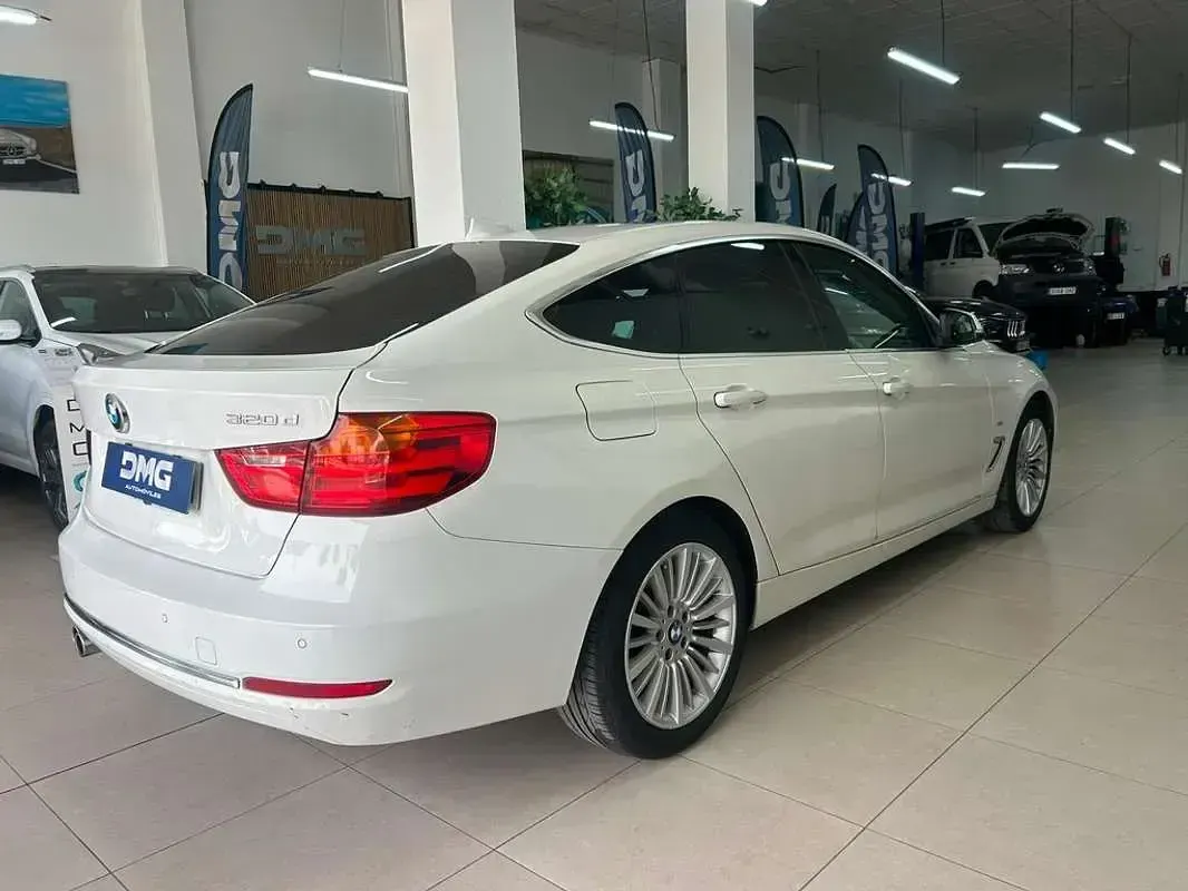 Usado BMW 320 Luxury Line 190 CV (139 kW) 2015 Blanco Berlina