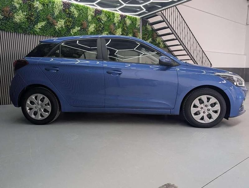 Usado Hyundai i20 84 CV (61 kW) 2019 Azul Utilitario