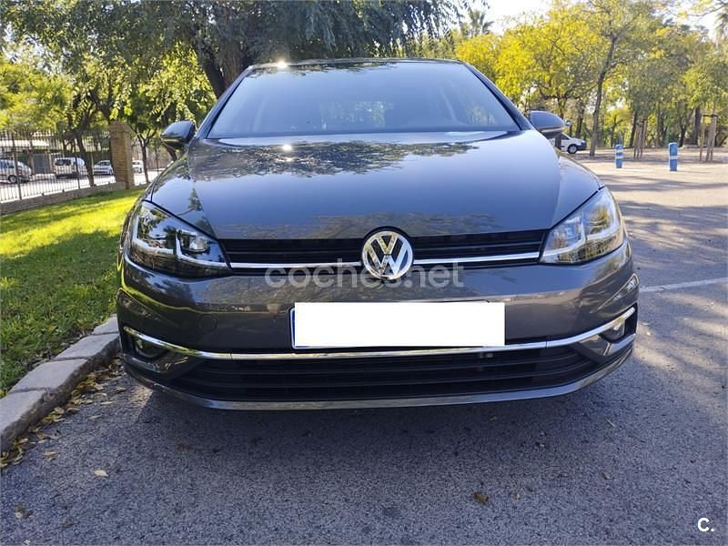 Gris / plata Usado 2018 VW Golf VII Advance Berlina | 19.150 € (Precio justo) - Imagen 1/4