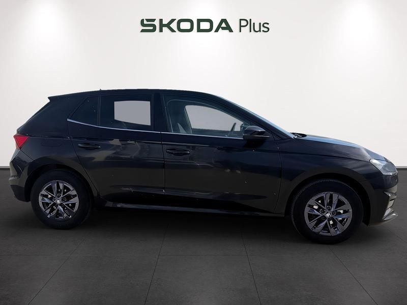 Usado Skoda Fabia Selection 95 CV (69 kW) 2025 Negro Utilitario