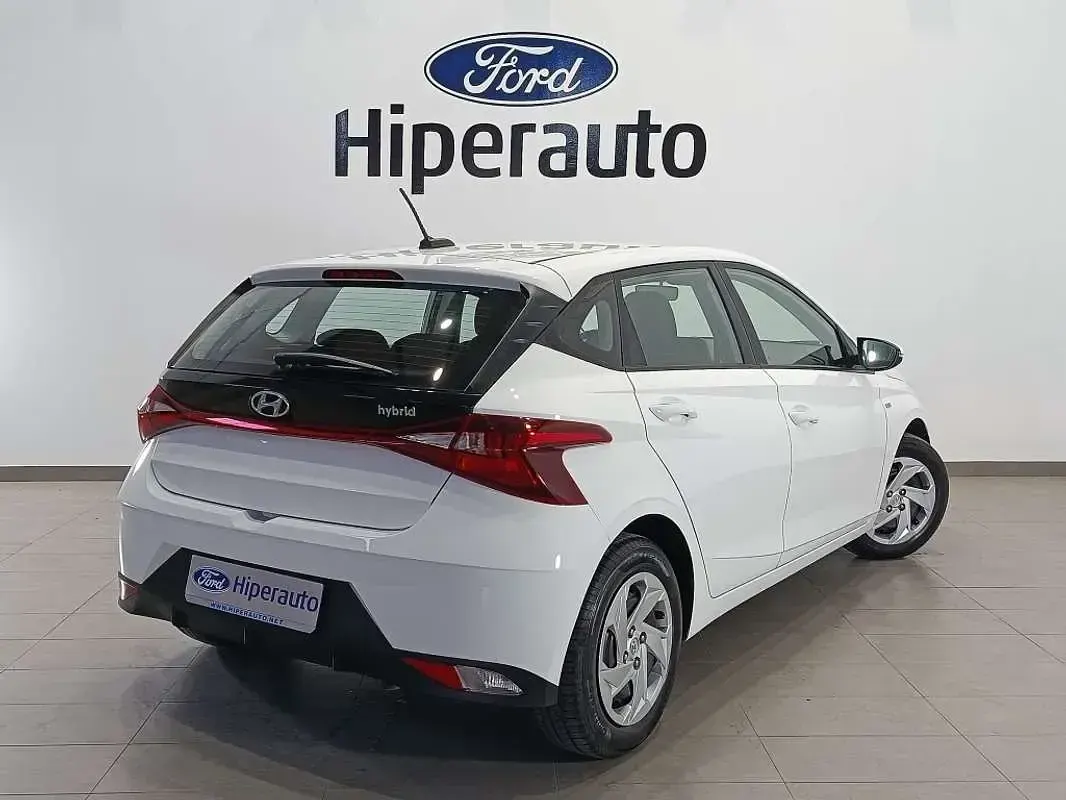 Usado Hyundai i20 101 CV (74 kW) 2021 Blanco Utilitario