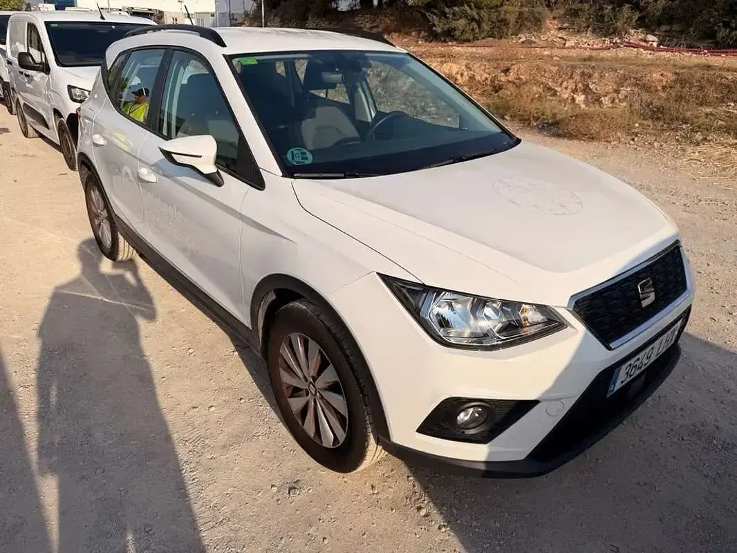 Usado Seat Arona Ecomotive 116 CV (85 kW) 2020 Blanco SUV