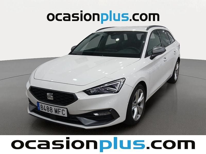 Blanco Usado 2023 Seat Leon FR Monovolumen | 22.637 € (Precio justo) - Imagen 1/4