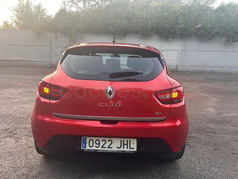 Usado Renault Clio IV Business 90 CV (66 kW) 2015 Granate Berlina