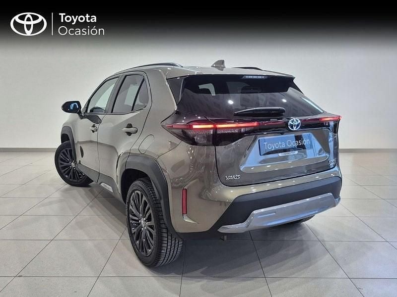 Usado Toyota Yaris Cross 116 CV (85 kW) 2024 Marrón SUV