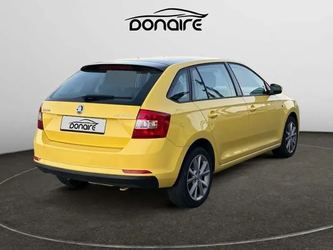 Usado Skoda Rapid Ambition 86 CV (63 kW) 2014 Amarillo Utilitario