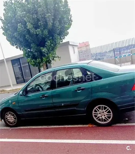 Usado Ford Focus Ghia 100 CV (73 kW) 2002 Verde Berlina
